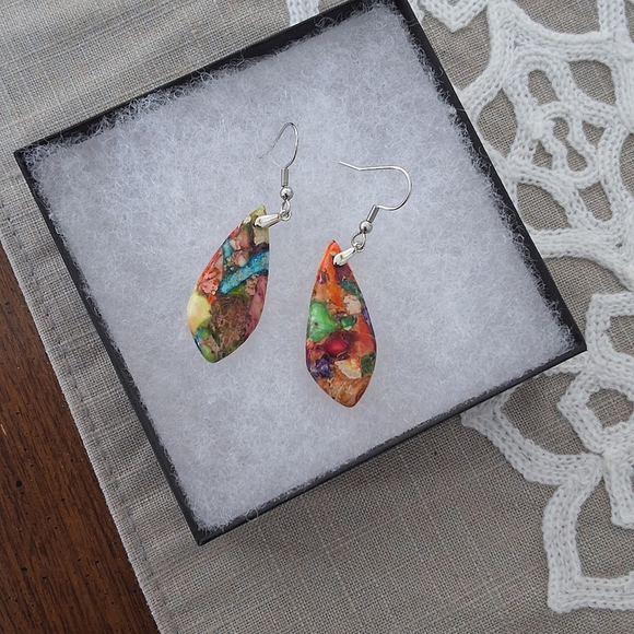 💥SALE💥NEW Multi-Color Stone Dangle Earrings - Picture 3 of 6